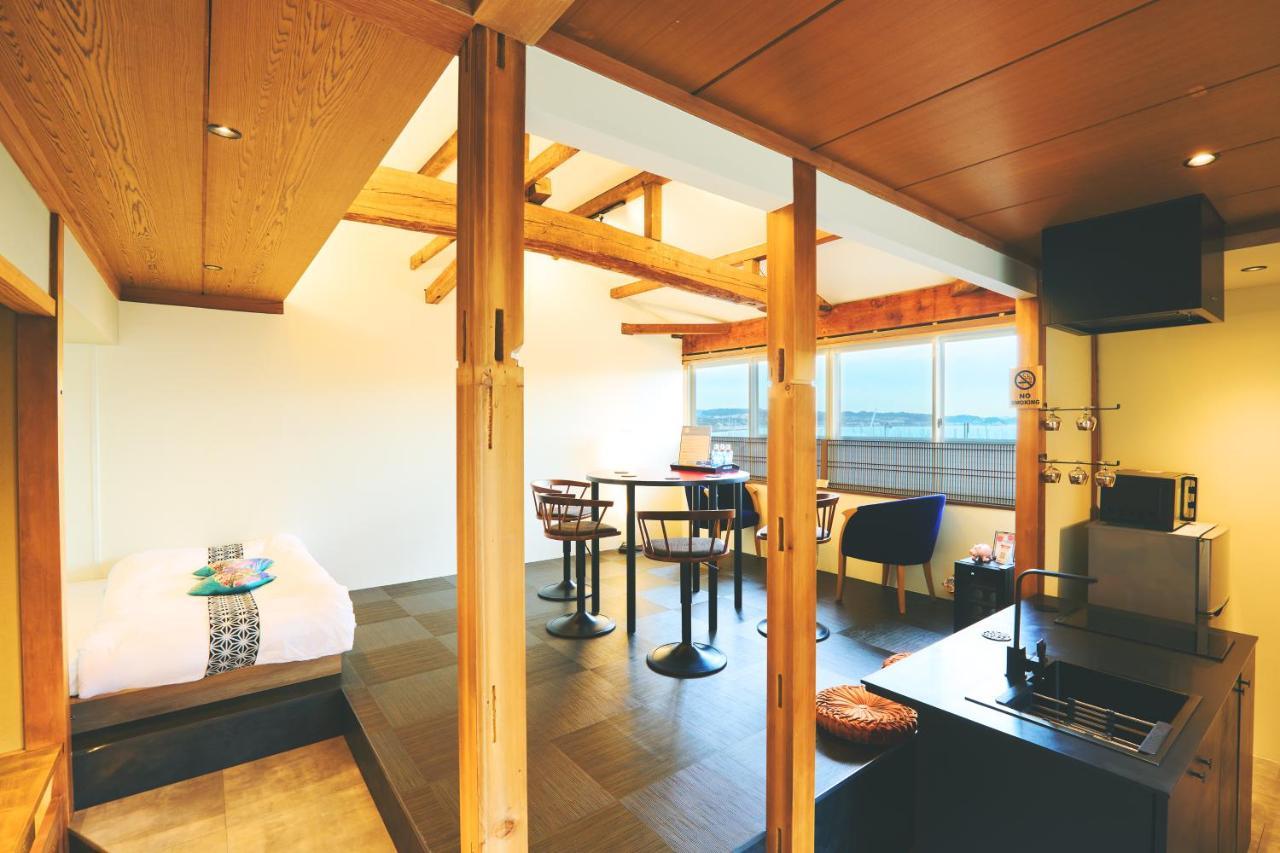 オーシャンビュー 加美屋リゾート 江ノ島,江ノ島の島内,仲見世通りから3分,海と日の出を臨む貸切の和モダン別荘 Fudzsiszava Kültér fotó